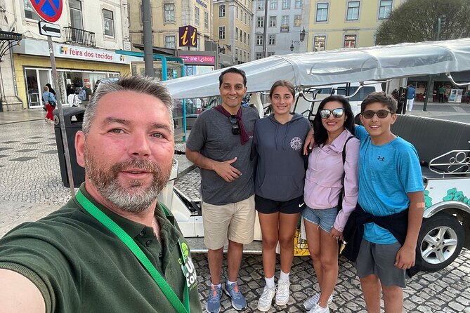 3 Hours Private Lisbon Food Tuk Tour - Graça and the climb to Senhora do Monte