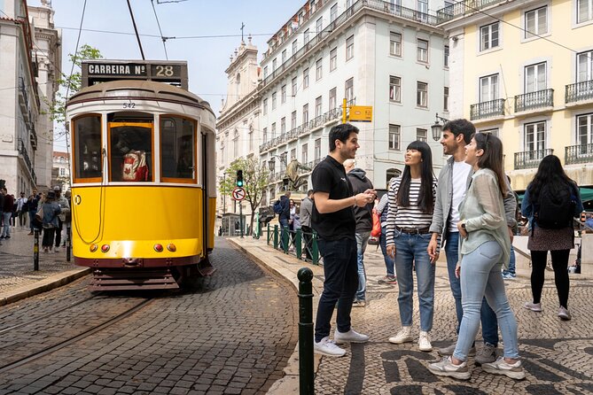 360º Lisbon: Helicopter Flight, Boat Trip and Old Town Walking - Praça do Comércio and the move to the Tagus
