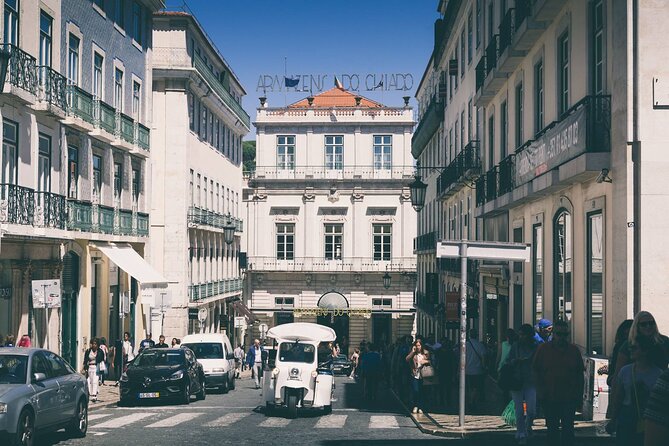 4 Hour Lisbon Private Guided Tour via Tuk Tuk - Practical details that affect your day