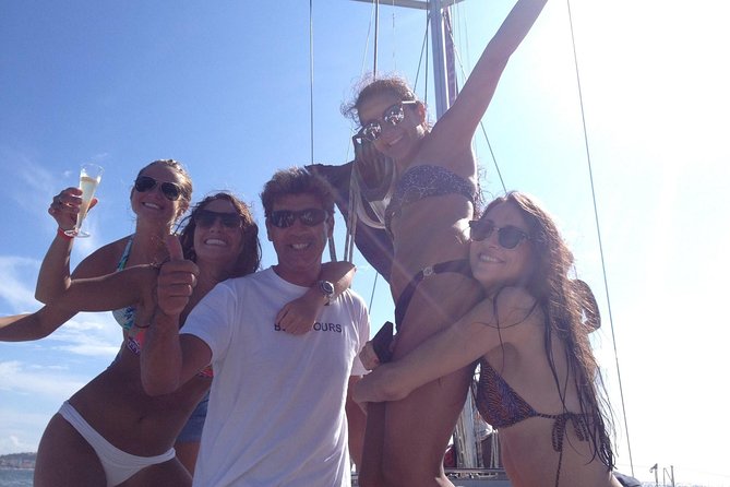 4 Hours Private Sailing Trip to Oeiras Beach - Learning the ropes with your skipper