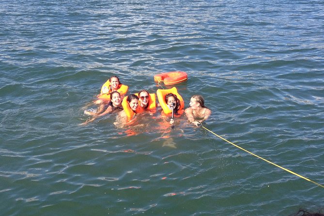 4 Hours Private Sailing Trip to Oeiras Beach - Who will enjoy this four-hour outing