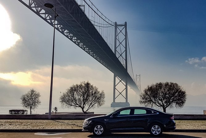 Airport Private Transfer to/from Lisbon - A driver who can give you a useful Lisbon introduction