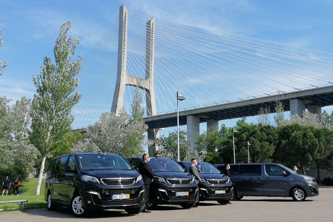 Airport Private Transfer to/from Lisbon - Finding the meeting point inside Arrivals