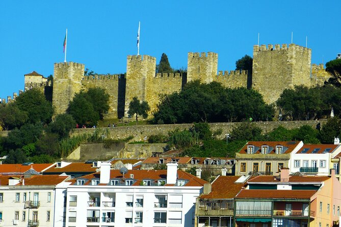 Alfama and the Castle of Saint George Skip the line Tour - Lisbon Cathedral and the cathedral quarter