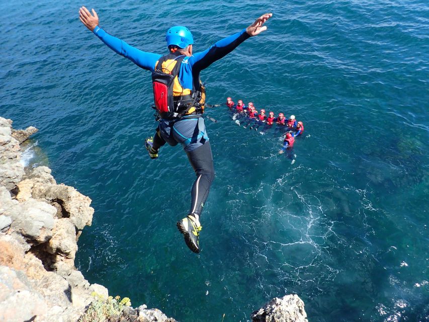 Arrábida: Setubal, Sesimbra Coasteering & Speedboat Tour - What the guides add to the experience