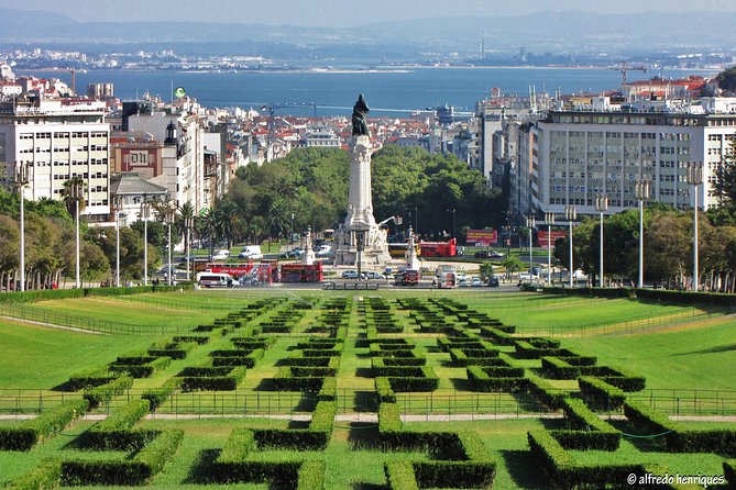 Best of Lisbon Small-Group Tour - The guide can make or break the day