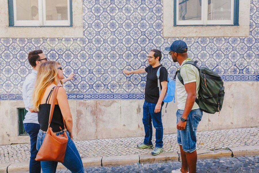 Best of Lisbon Walking Tour: Rossio, Chiado & Alfama - Finishing at Praça do Comércio