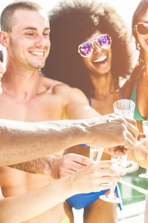 Boat Party to the Beach with Swimming Stops, DJ and Open Bar - Final verdict: should you book it?