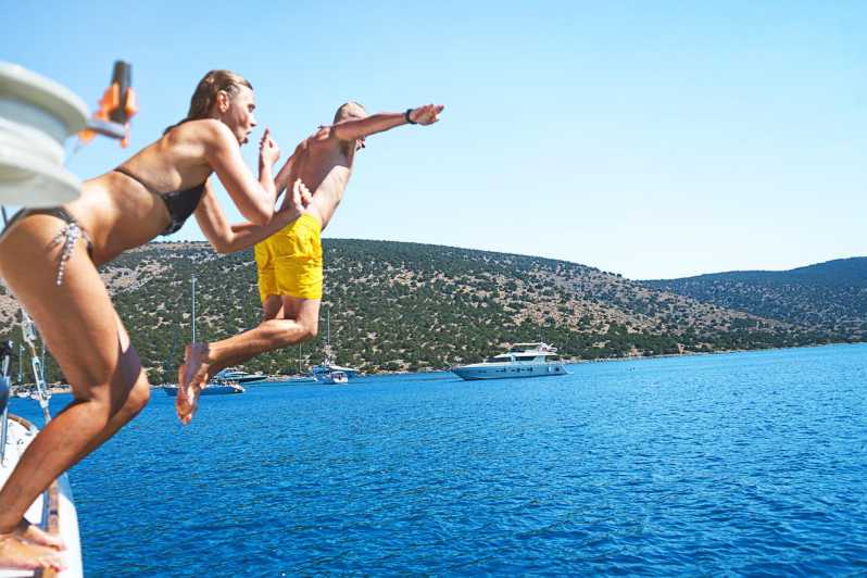 Boat Party to the Beach with Swimming Stops, DJ and Open Bar - Lisbon from the Tagus River