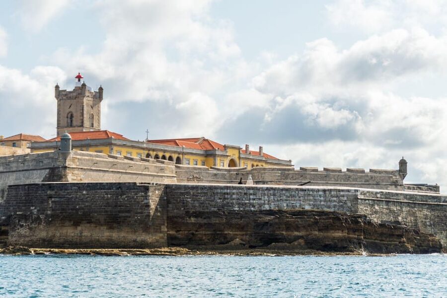 Boat tour: charming Cascais Coast to Lisbon lighthouse - The fast return to Cascais Marina