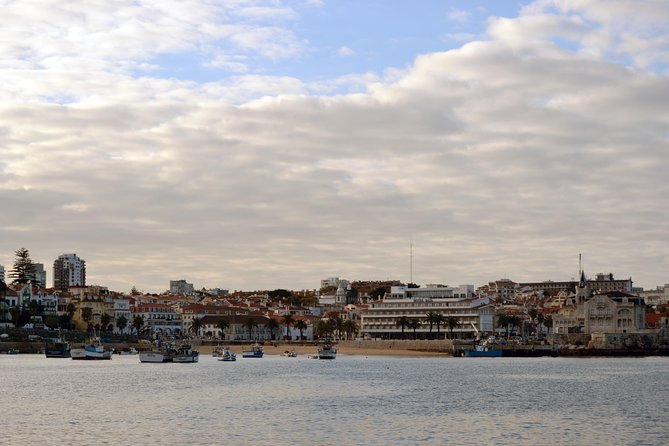 Cascais Private Sailing 2h Cruise with a drink - Morning or afternoon: choosing your sailing time