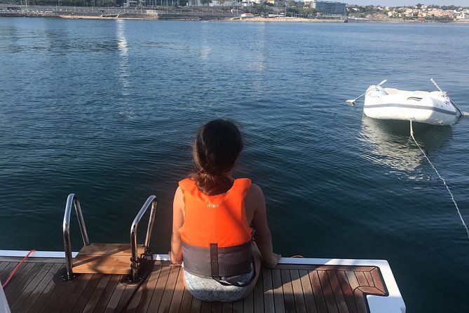 Cascais Private Sailing 2h Cruise with a drink - Practical details that matter on the day