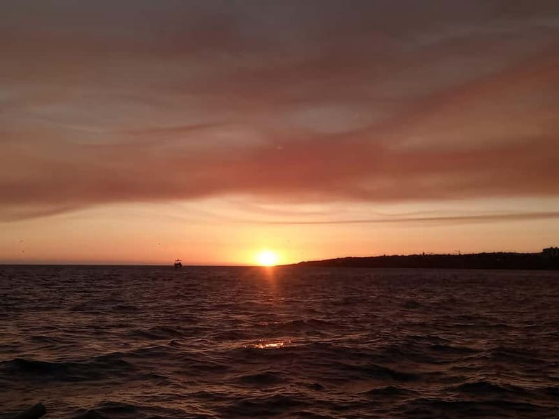 Cascais: Sunset Boat Trip with Welcome Drinks - Quick reasons to choose this Cascais sunset cruise