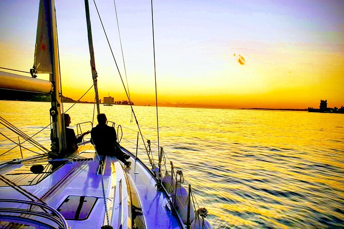Daytime/Lisbon Sunset Boat with history and wine (small group) - What two hours feels like