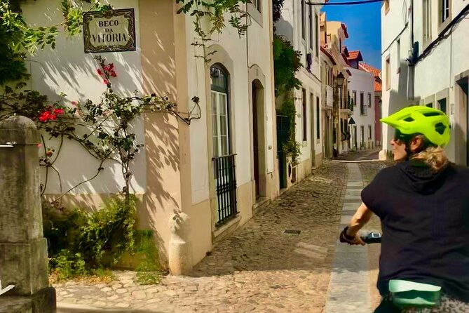 E-bike from Sintra Mountains to Cascais Sea with pickup in Lisbon - Boca do Inferno and Cascais Old Town