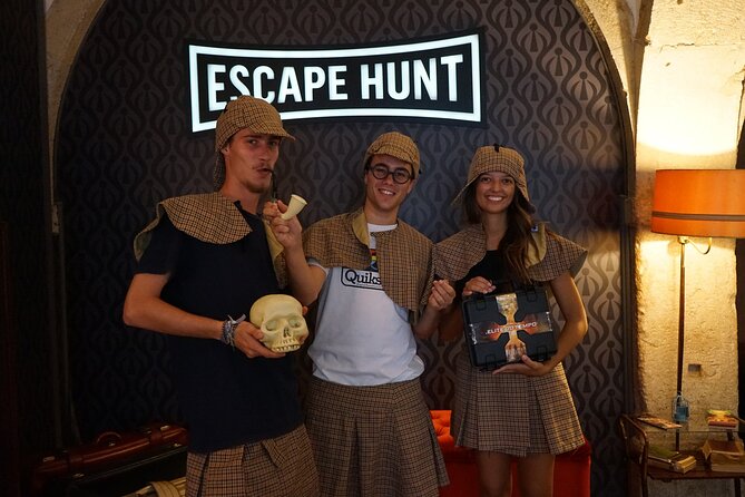Escape Hunt Experience - Choosing between four themes