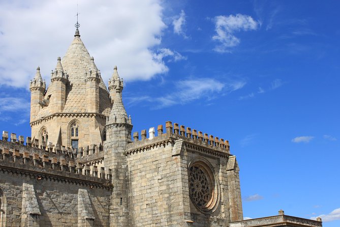 Évora and Monsaraz with Regional Wine Tasting from Lisbon - Price, group size, and time value