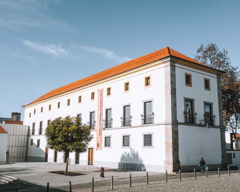 Évora: Flexible Walking Tour in Historic Center - Colegiais Garden and the Espírito Santo College