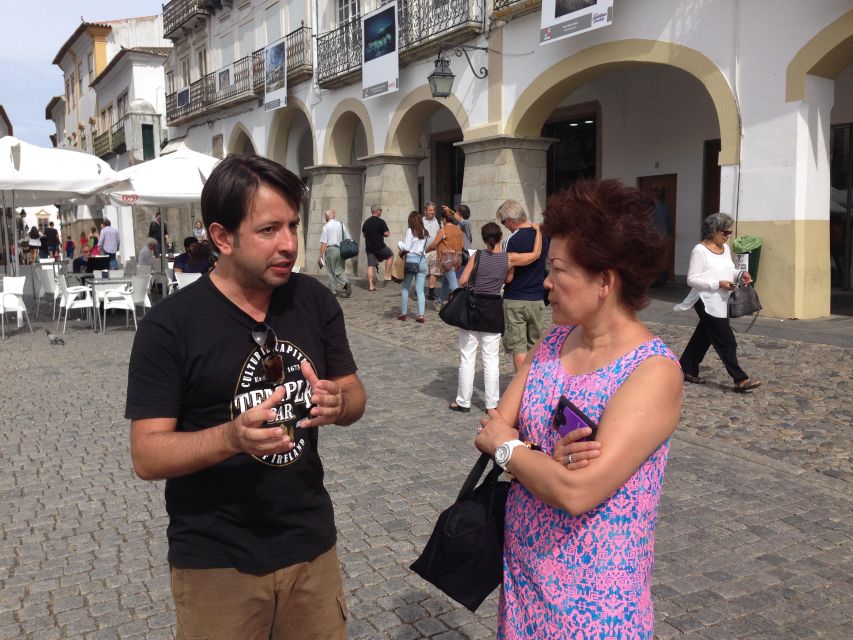 Évora: Private tour with entrance tickets to main monuments - Key points at a glance