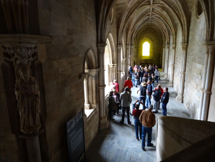 Évora: Private tour with entrance tickets to main monuments - The Chapel of Bones and its difficult message