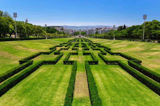 Expert Lisbon Tour with Local Guide in Private Eco Tuk Tuk - Starting at Cais do Sodré
