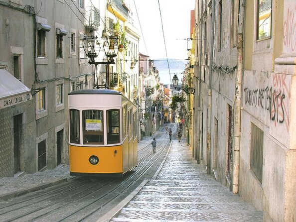 Family Tour: Essential Lisbon - Key points at a glance