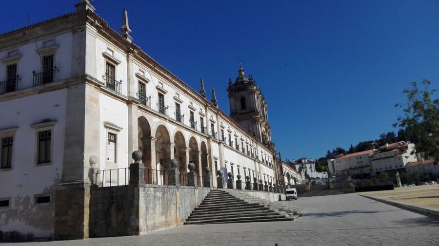 Fátima, Batalha, Alcobaça, Nazaré and Óbidos Private Tour - What the ten-hour schedule feels like