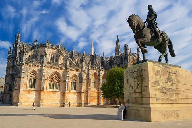 Fátima – Batalha – Nazaré – Óbidos: FAITH, HISTORY, AND BEAUTY - Fátima: a place of pilgrimage and quiet reflection