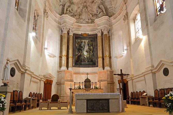 Fatima, Batalha, Nazare, Obidos Small Group Tour From Lisbon - Why this route works from Lisbon