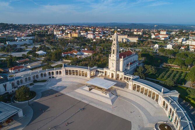 Fatima, Batalha, Nazare, Obidos Small Group Tour From Lisbon - Batalha and Portugal’s Gothic victory monument