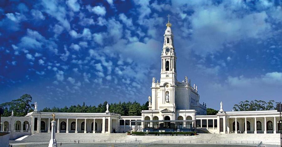 Fátima: Half-Day Tour - Entering the Sanctuary of Our Lady of Fátima
