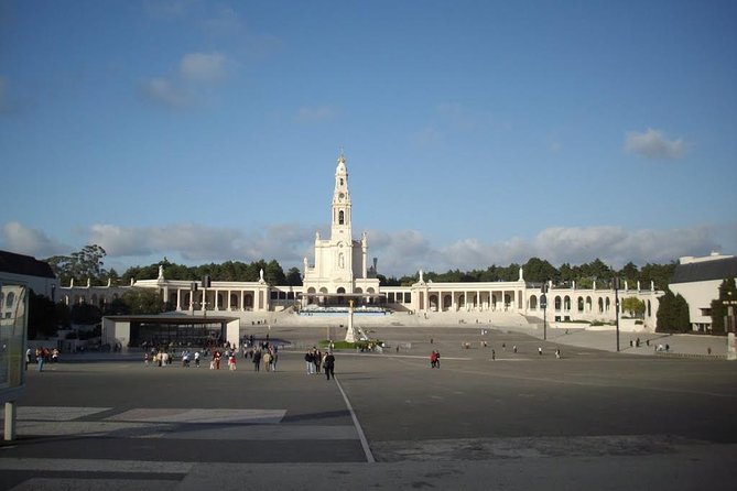 Fátima, Nazaré and Óbidos Private Tour from Lisbon - Should you book the Fátima, Nazaré, and Óbidos tour?