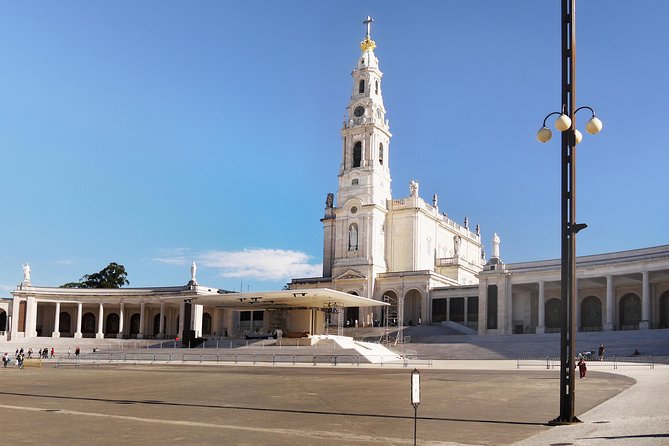 Fatima, Nazare, Obidos 8-People Small Group, Day-Tour from Lisbon - Who should book this tour