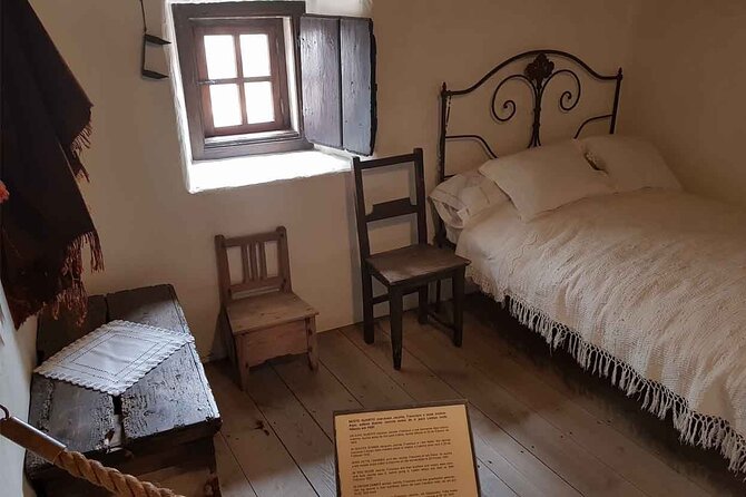 Fatima Private Personalized Half Day Experience from Lisbon - Casa de Lucia and the quieter side of Fatima