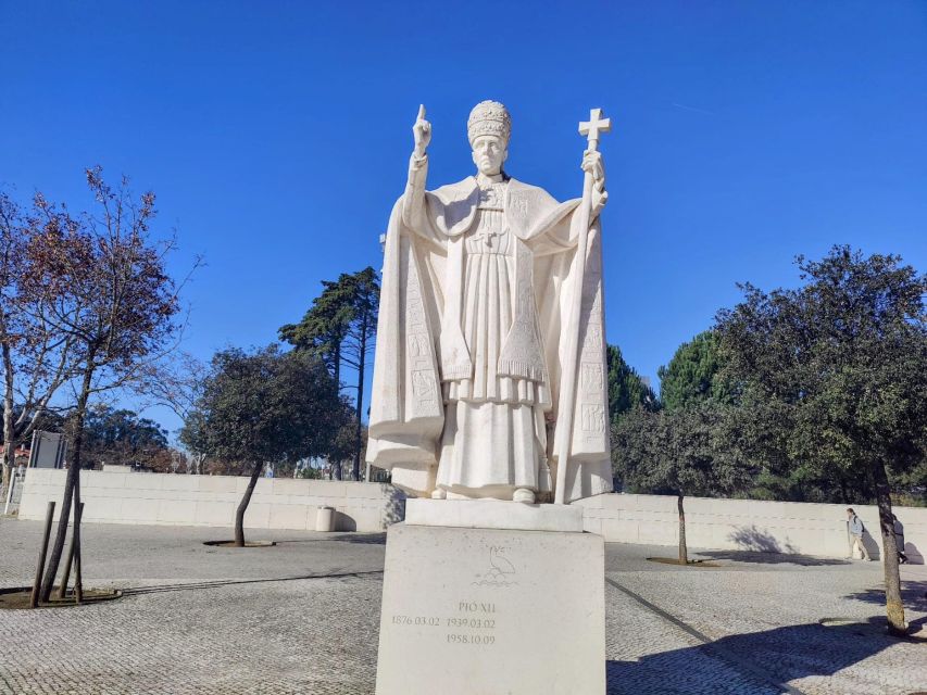 Fátima Private Tour: Shrine| Sacred Path |Shepherds House - Valinhos, the monument, and Hungarian Calvary
