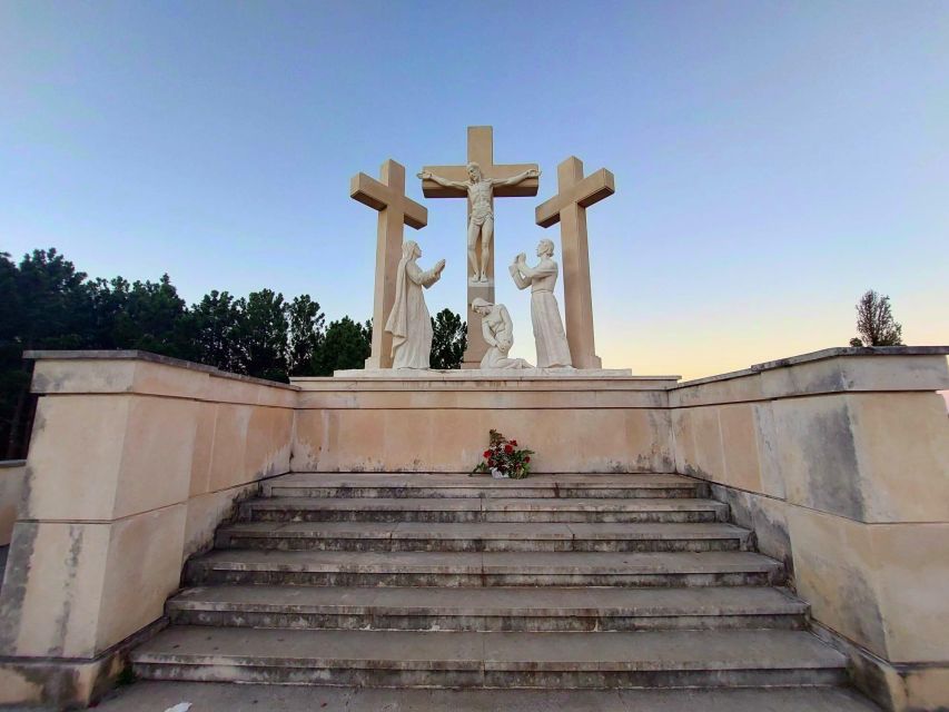 Fátima Private Tour: Shrine| Sacred Path |Shepherds House - Starting at the shrine and Basilica of the Most Holy Trinity
