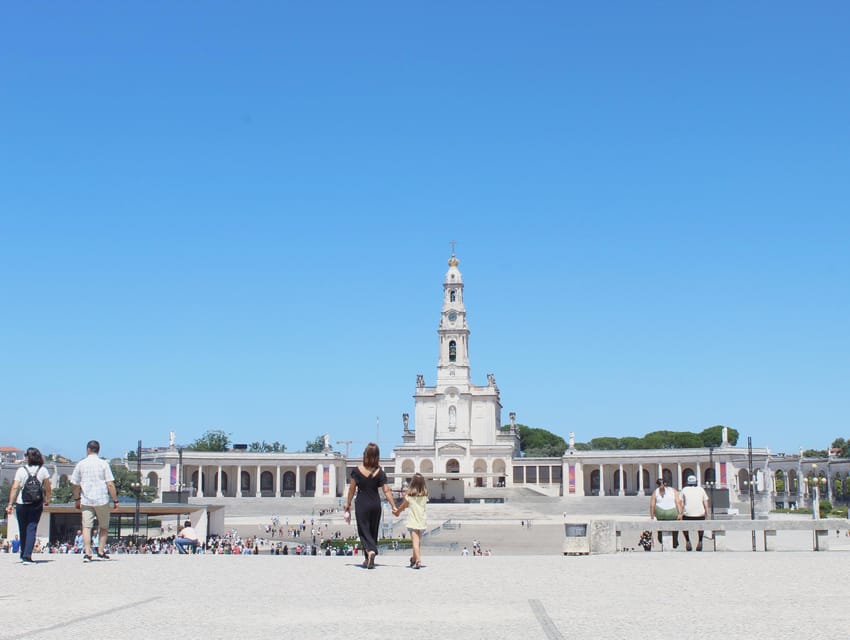 Fátima: Sanctuary and Aljustrel Village, Private Guided Tour - The Chapel of the Apparitions and the heart of Fátima