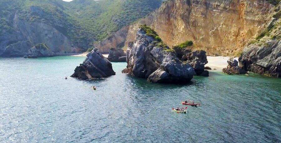From Lisbon: Arrábida Natural Park Kayak Tour with Lunch - Praia dos Galapinhos and the beach picnic