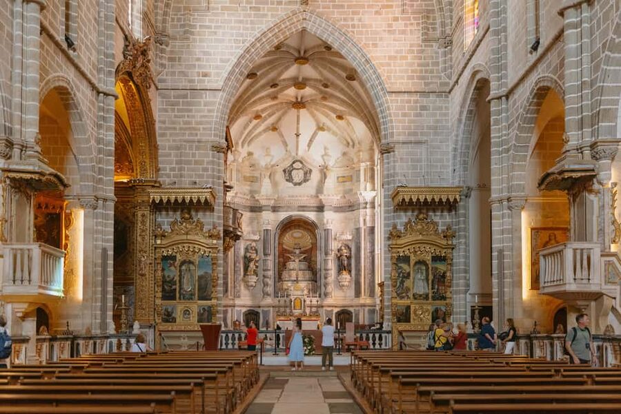 From Lisbon: Évora and Monsaraz Day Tour with Wine Tasting - Is $108 a fair price?