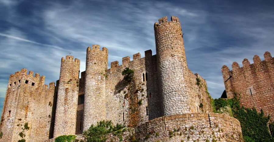 From Lisbon: Fátima, Batalha, Nazaré & Óbidos Full-Day Tour - Batalha Monastery and the memory of 1385