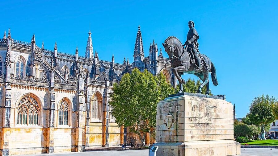 From Lisbon: Fatima, Batalha, Nazare, Obidos - Small Group - Key points at a glance