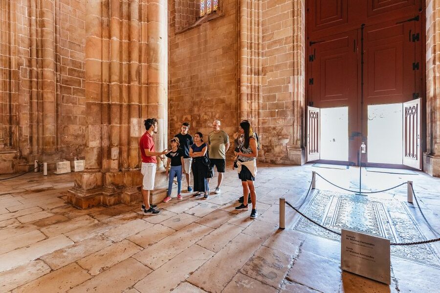 From Lisbon: Fatima Batalha Nazaré & Óbidos Small-Group Tour - Who should book this experience?