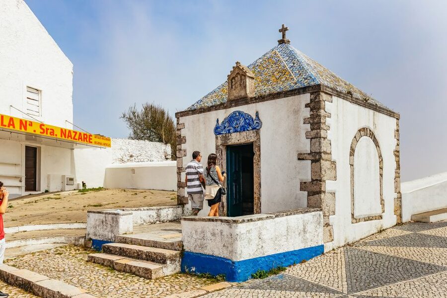 From Lisbon: Fatima Batalha Nazaré & Óbidos Small-Group Tour - What the guide adds to the day