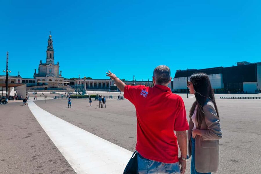 From Lisbon: Fátima, Nazaré & Sintra – 3 Cities Guided Tour - Nazaré, from fishing town to Atlantic cliff