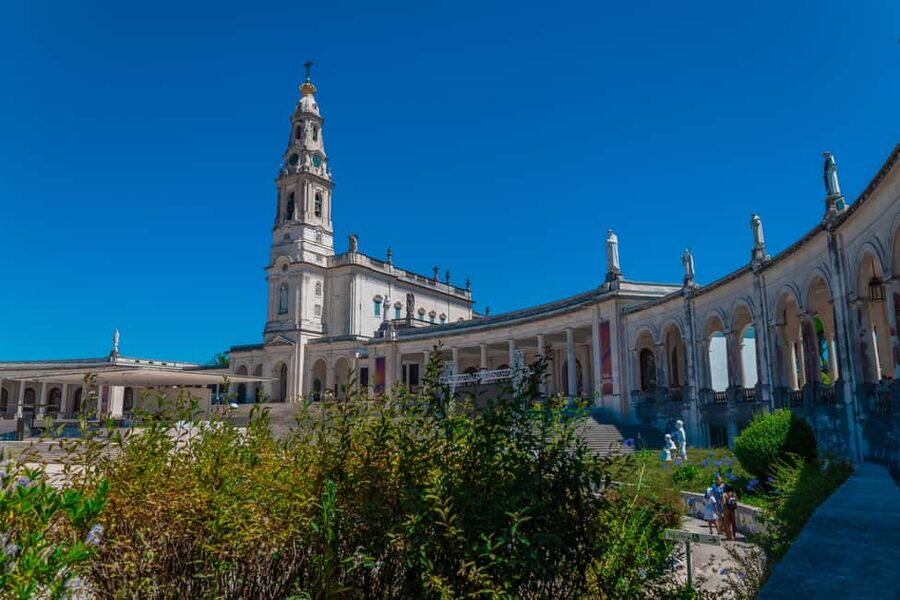 From Lisbon: Fátima, Nazaré & Sintra – 3 Cities Guided Tour - What the $90 price really covers