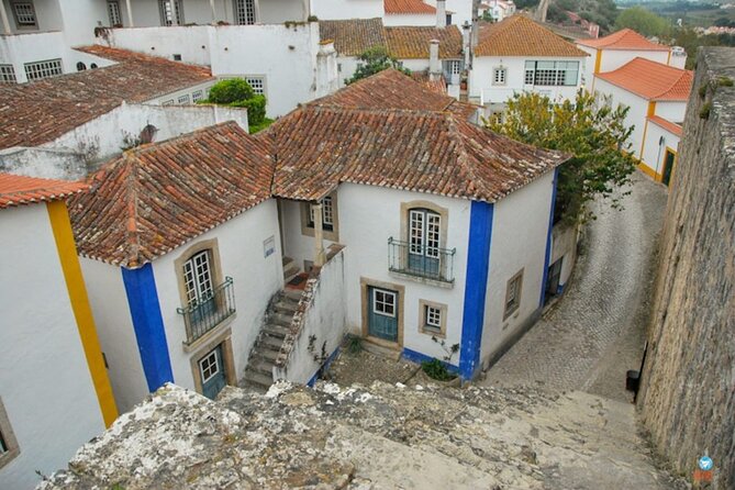 From Lisbon : Óbidos & Nazaré Giant Waves, Ginja & Small Group - What the Nazaré lighthouse adds