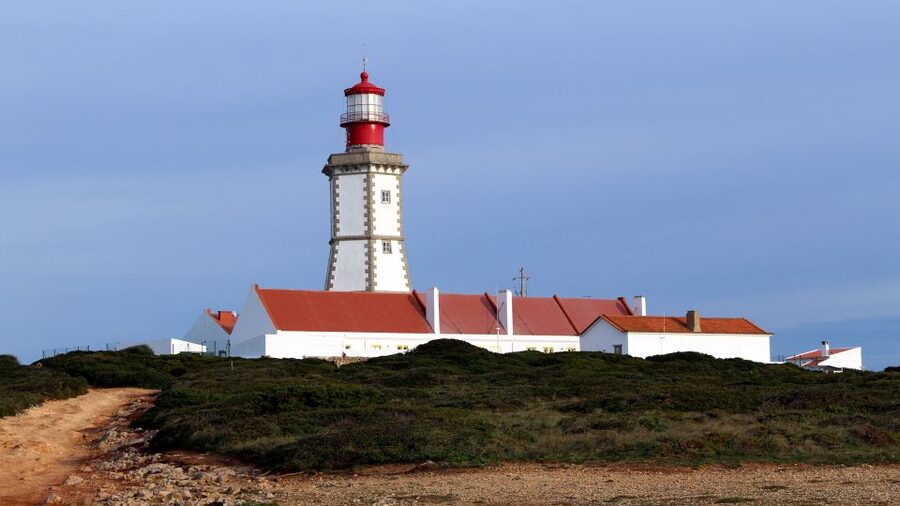 From Lisbon or Sesimbra: 4x4 Tour to Cape Espichel - Cape Espichel and the dinosaur footprints