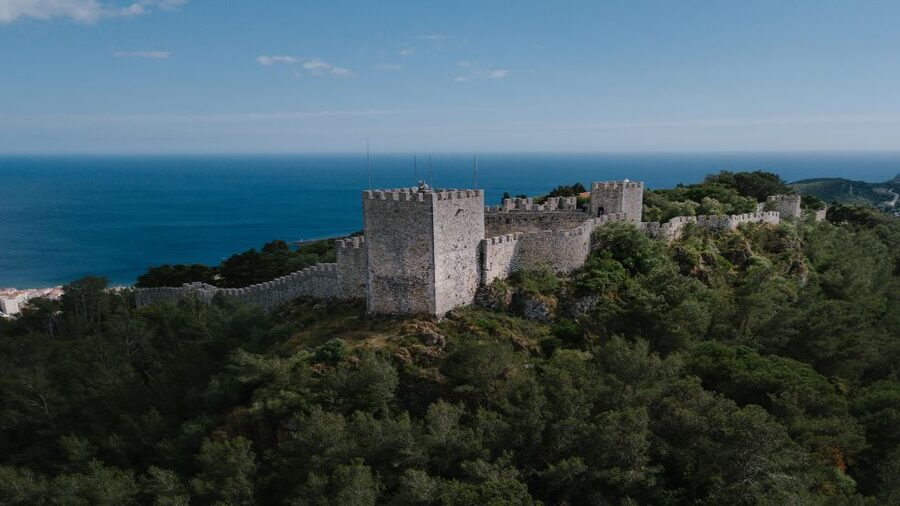 From Lisbon or Sesimbra: 4x4 Tour to Cape Espichel - Who will enjoy this outing most