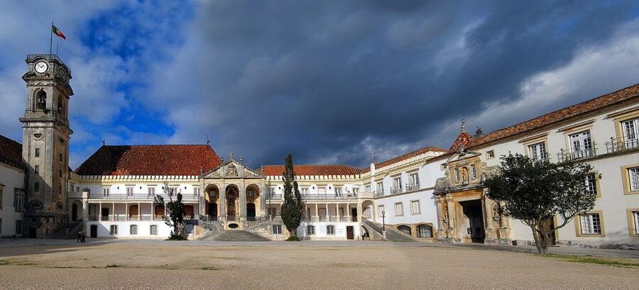 From Lisbon: Private Transfer to Porto with City Stops - Should you book the Lisbon to Porto city-stop transfer?