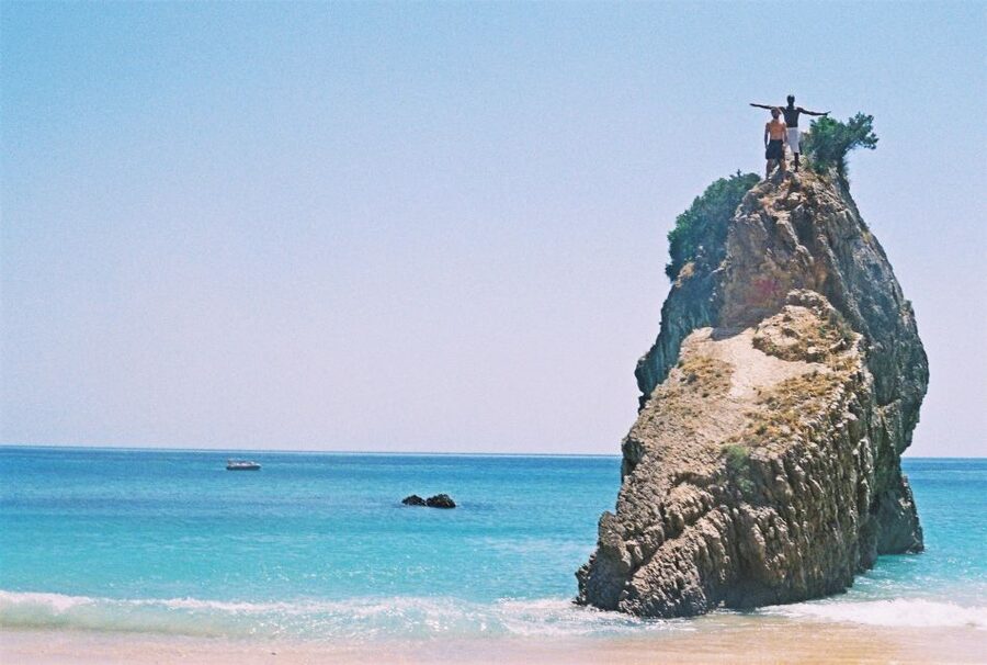 From Lisbon: Sesimbra Wild Beach Tour - Meeting at Cais do Sodré without confusion